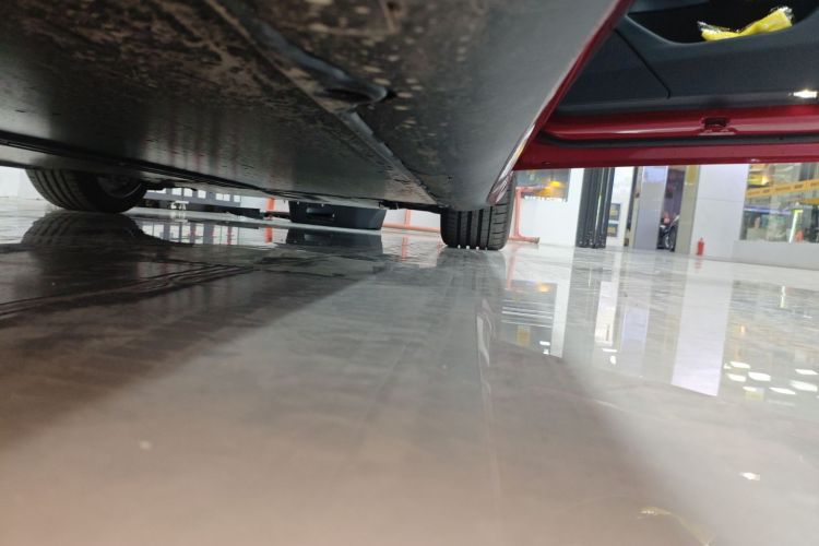 特斯拉 Model 3 2025款 高性能全轮驱动版局部细节9001