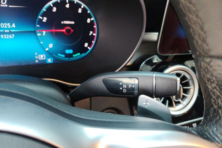 奔驰C级 2020款 C 260 运动版局部细节18