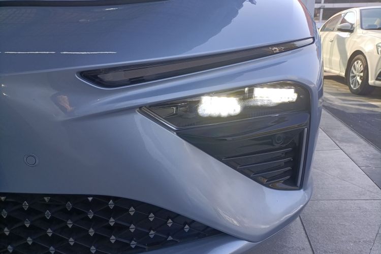 哪吒汽车 哪吒S 2022款 增程版 1160km 后驱小版局部细节36