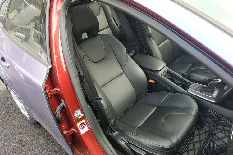 沃尔沃V40 2016款 T3 智逸版局部细节41