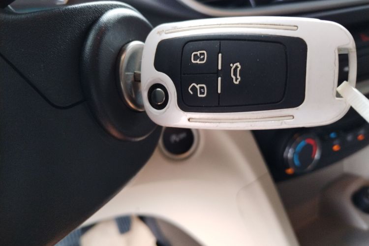 别克 英朗 2021款 典范 1.5L 自动精英型中控内饰7001