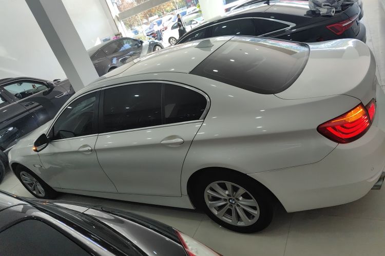 宝马5系 2017款 520Li 典雅型车身外观4