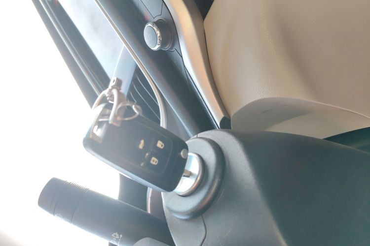 别克 英朗 2019款 15T 双离合互联精英型 国V中控内饰11