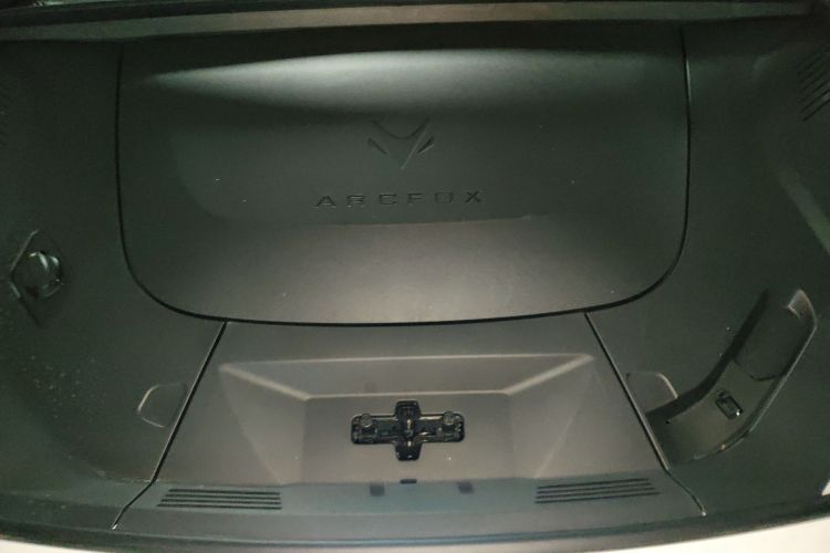 ARCFOX极狐 极狐 阿尔法T5(ARCFOX αT5) 2026款 纯电 660 元境神行版局部细节24