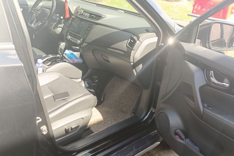 日产 奇骏 2021款 2.0L CVT 2WD XL Premium智联尊享版局部细节9005