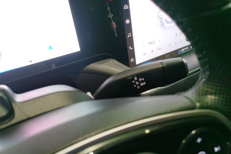 小鹏P7 2022款 480E中控内饰18
