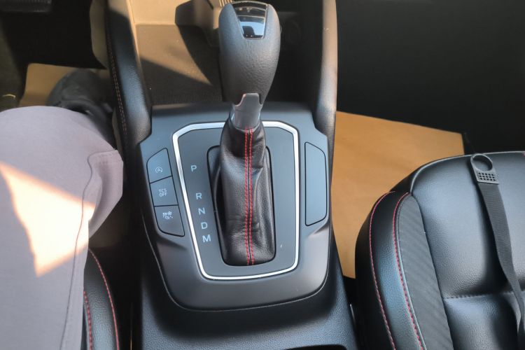 福特 福克斯 2022款 三厢 EcoBoost 180 自动ST Line中控内饰18