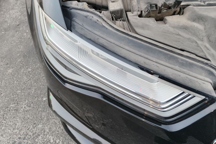 奥迪A6L 2018款 30周年年型 35 TFSI 时尚型车身外观8