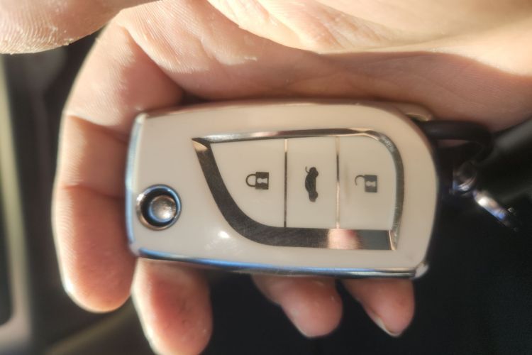 丰田 汉兰达 2021款 2.0T 四驱精英版 7座中控内饰11