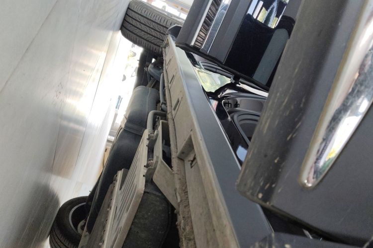 红旗HS7 PHEV 2024款 2.0T PHEV 四驱旗畅版 6座局部细节9001