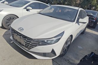 现代 伊兰特 2022款 1.5L CVT LUX尊贵版
