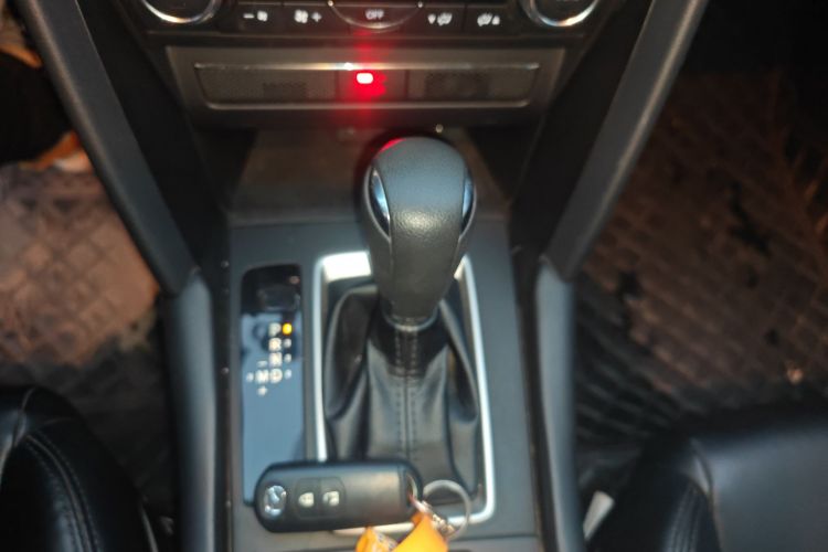 马自达CX-4 2021款 2.0L 自动两驱蓝天探索版中控内饰18