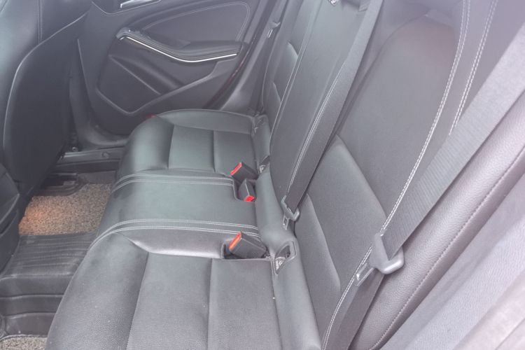 奔驰CLA 2019款 CLA 200 动感型中控内饰7004