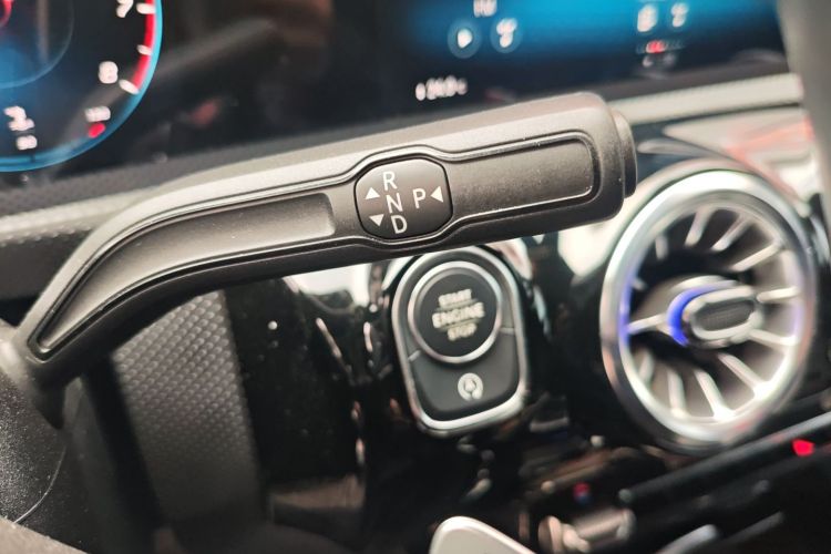 奔驰CLA 2022款 改款 CLA 200 猎跑车中控内饰18