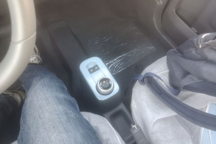 吉利银河 2024款 熊猫mini 200km 耐力熊中控内饰18