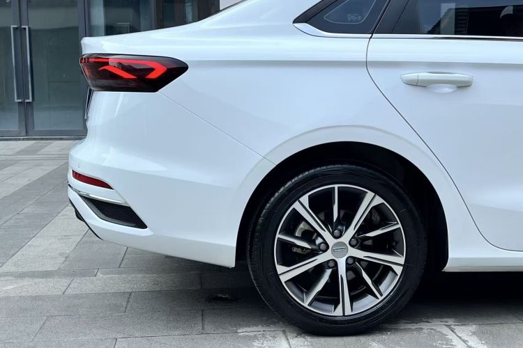 吉利汽车 帝豪 2022款 第4代 1.5L CVT旗舰型车身外观6008