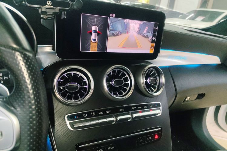 奔驰C级(进口) 2019款 C 260 轿跑车中控内饰16