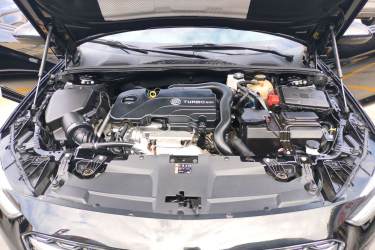 别克 君威 2022款 552T 智享型机舱底盘24