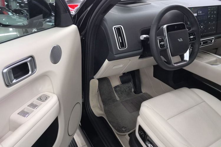 理想汽车 理想L9 2024款 Ultra中控内饰20