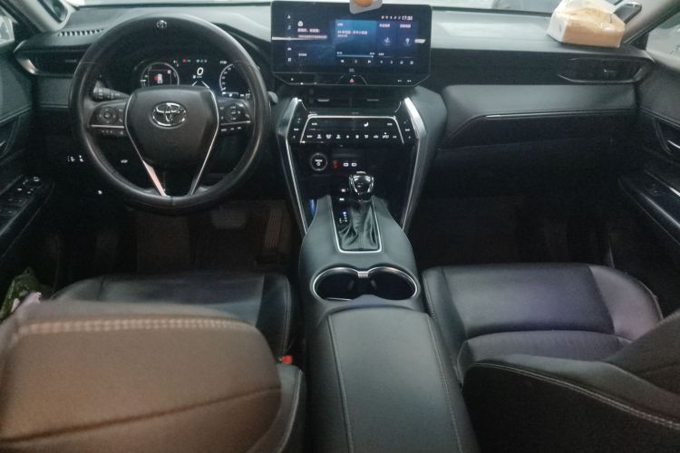丰田 威飒 2023款 2.5L智能电混双擎 两驱尊贵版中控内饰12