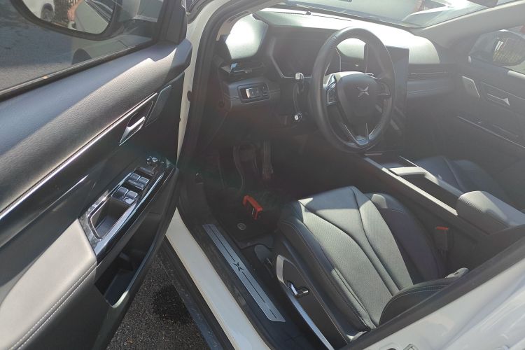 小鹏G3 2020款 520i 智享版中控内饰20