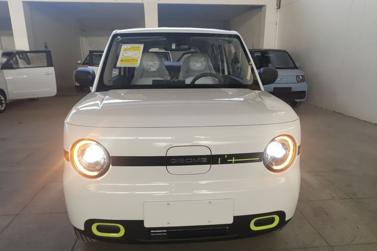 吉利银河 熊猫 2025款 210km 元气熊车身外观2