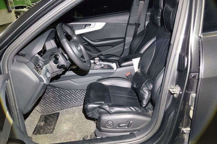 奥迪A4L 2020款 40 TFSI 豪华动感型局部细节19