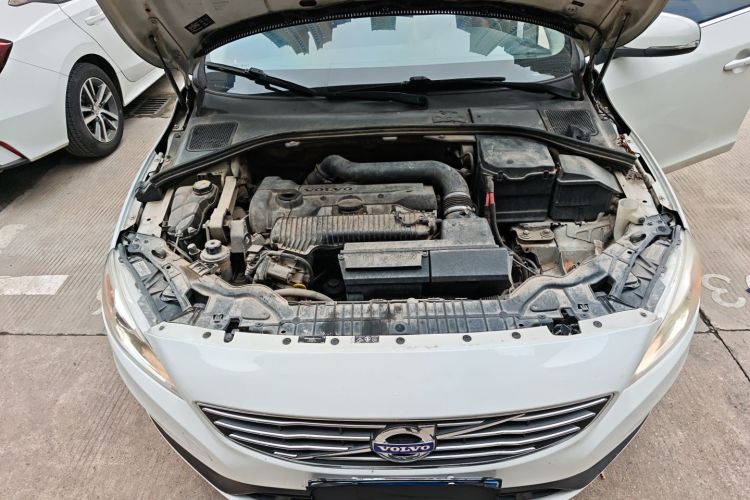 沃尔沃S60 2014款 S60L T5 智驭版机舱底盘24