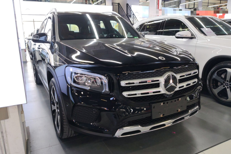 奔驰GLB 2023款 GLB 220 时尚型车身外观6002