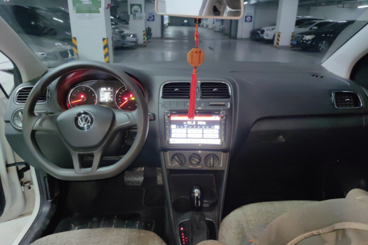 大众 Polo 2014款 1.6L 自动舒适版中控内饰12