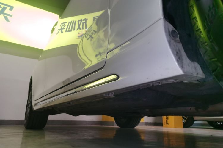 丰田 锐志 2013款 2.5V 尚锐版局部细节9001