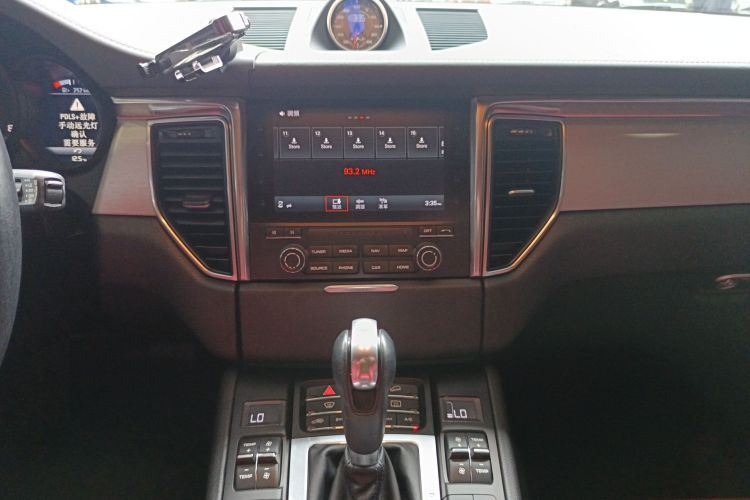 保时捷 2017款  Macan Turbo 3.6T中控内饰16