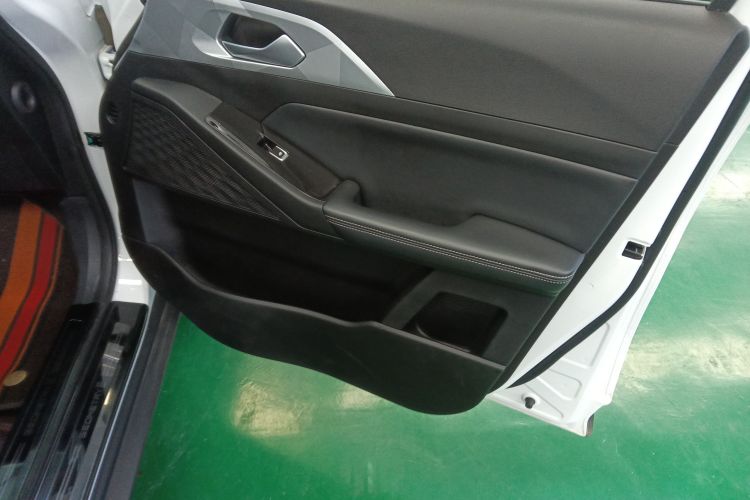 吉利几何E萤火虫 2022款 401KM 玲珑虎 4座中控内饰42