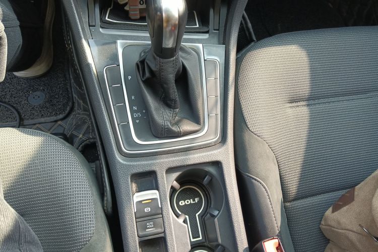 大众 高尔夫 2018款 1.6L 自动舒适型中控内饰18