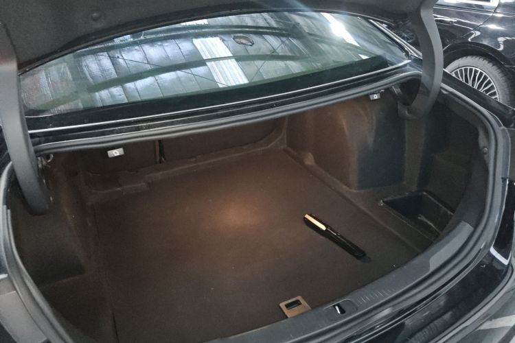 别克 君越 2021款 652T 豪华型机舱底盘23