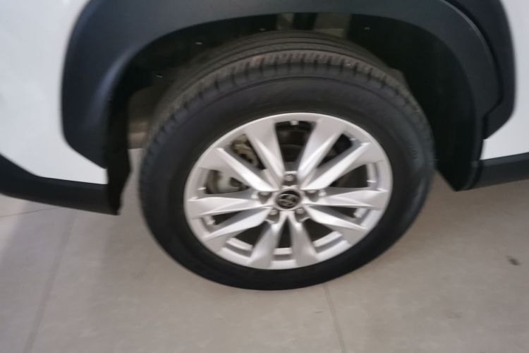 丰田 卡罗拉锐放 2023款 双擎 2.0L 先锋版车身外观6008