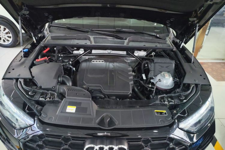 奥迪Q5L 2024款 45 TFSI 豪华动感型机舱底盘24