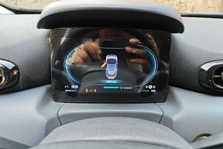 零跑汽车 零跑T03 2021款 400豪华版中控内饰14