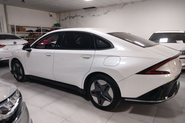 五菱汽车 五菱E5 2024款 410km 标准版车身外观4