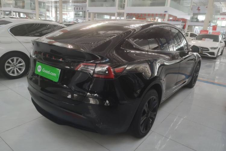 特斯拉 Model Y 2022款 改款 长续航全轮驱动版车身外观7