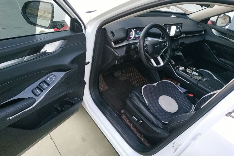 哈弗H6 2022款 第三代 1.5T 自动两驱Pro中控内饰20