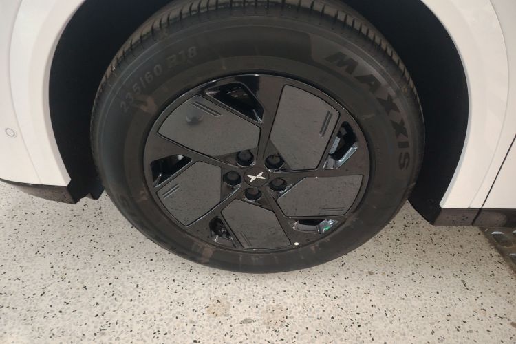 小鹏G6 2025款 625 长续航 Max 科技版车身外观6002