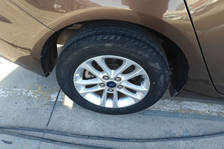 福特 福睿斯 2019款 改款 1.5L 手动质享型（胎压监测） 国VI车身外观6008