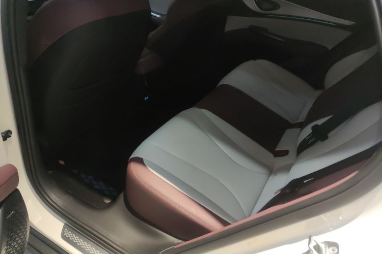 比亚迪 海豹07 DM-i 2025款 智驾版 DM-i 1.5L 125km 尊贵型中控内饰21