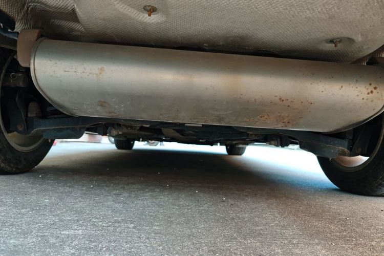 福特 福克斯 2018款 三厢经典 1.6L 自动舒适型智行版局部细节9009