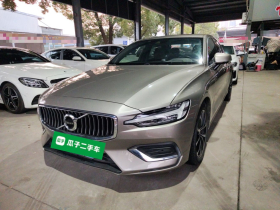 沃尔沃S60 2020款 T4 智逸豪华版