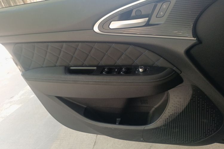 欧拉好猫 2022款 400km标准续航 豪华型 磷酸铁锂中控内饰47