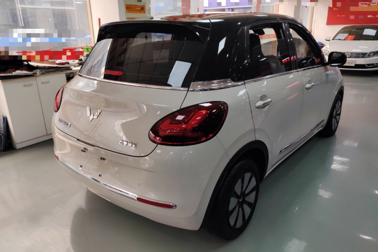 五菱汽车 五菱缤果 2023款 333km 灵犀互联+款车身外观7