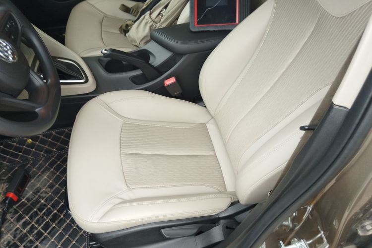 别克 英朗 2017款 18T 双离合精英型中控内饰19