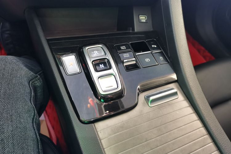 现代 索纳塔 2020款 270TGDi DCT GLS精英版中控内饰18